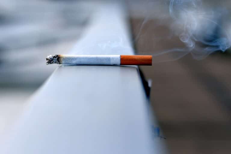smettere di fumare in modo naturale con il cbd