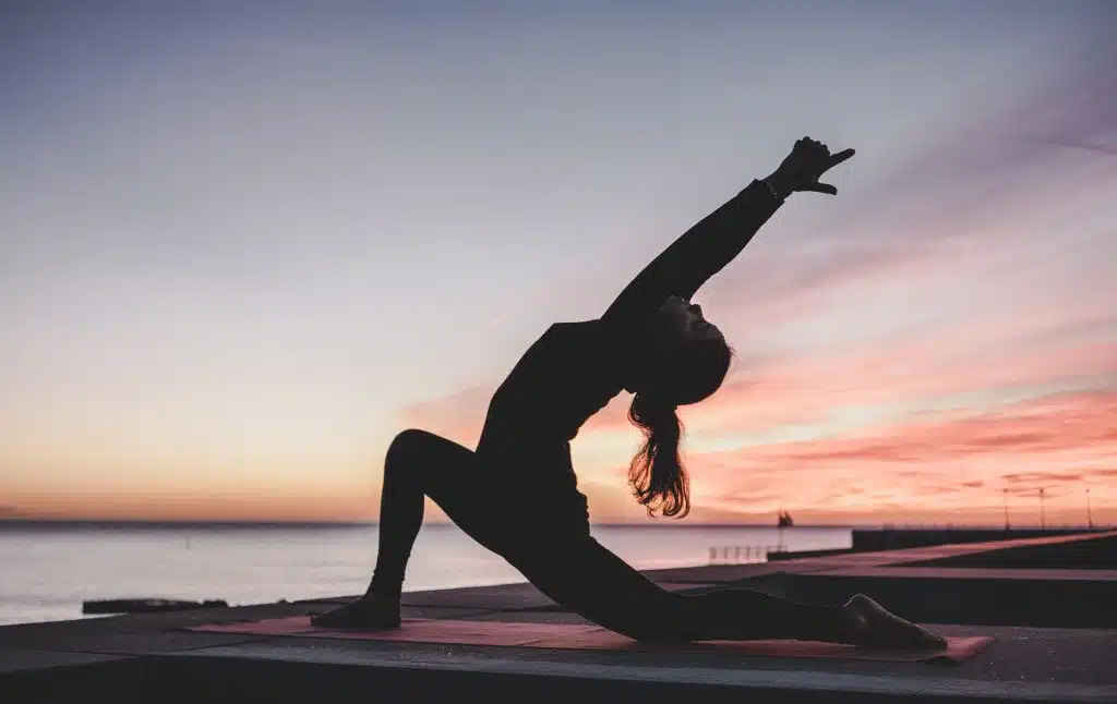 yoga per alleviare il dolore in modo naturale