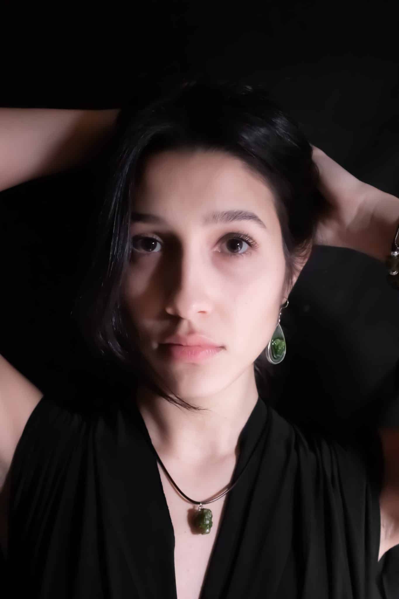 Orecchino acciaio Flora fiore pendente goccia e collana